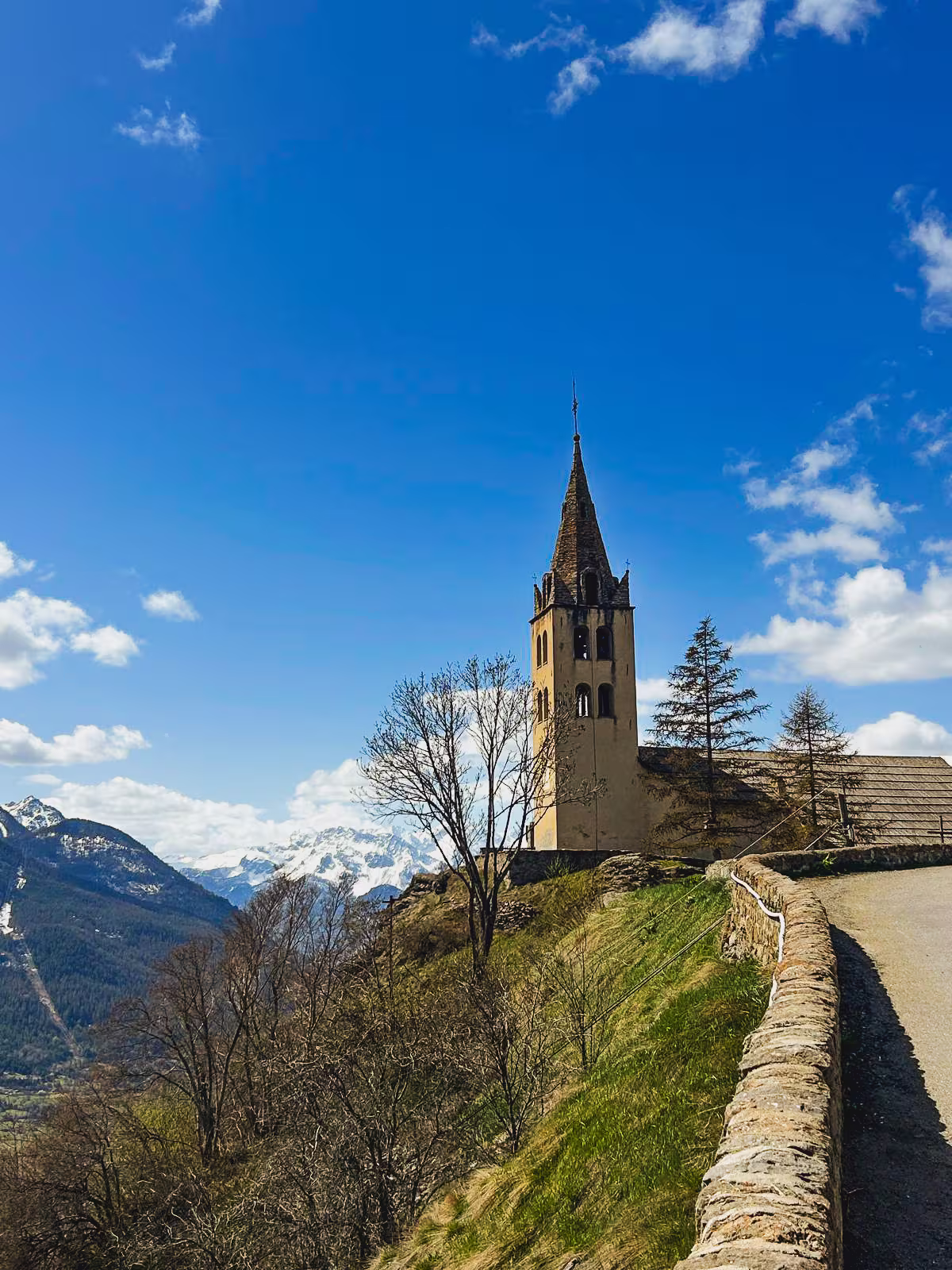 Clocher en montagne