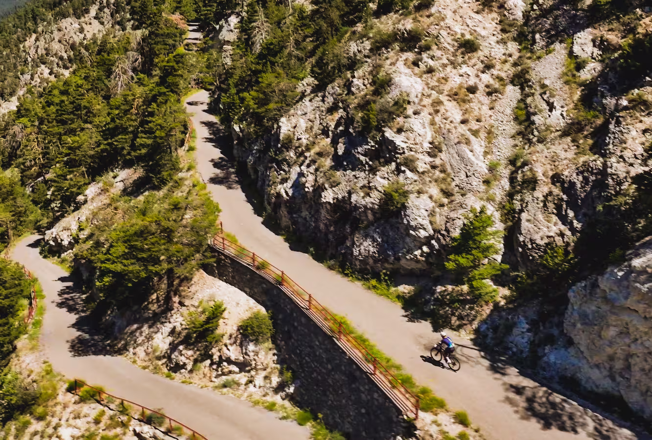 Ascension d'un col d'un participant du Serre Chevalier Altitude Challenge