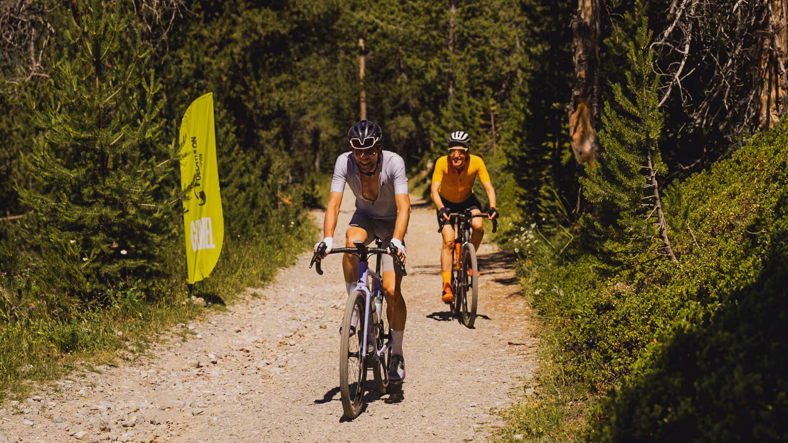 Epreuve gravel du Serre Chevalier Altitude Challenge avec deux participants