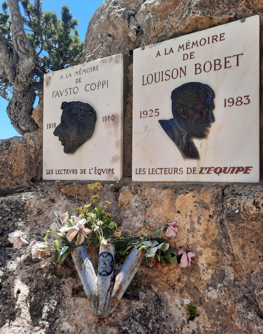 Plaques commémoratives Fausto Coppi (1919-60) et Louison Bobet (1925-83)